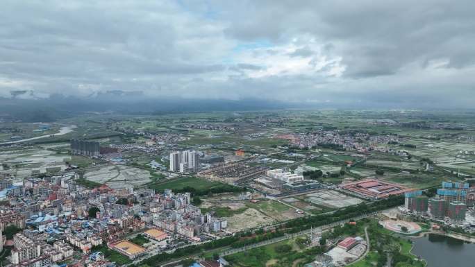 高空航拍云南瑞丽全景旋转镜头弄莫湖