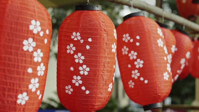 日本的灯笼装饰在美食节。
