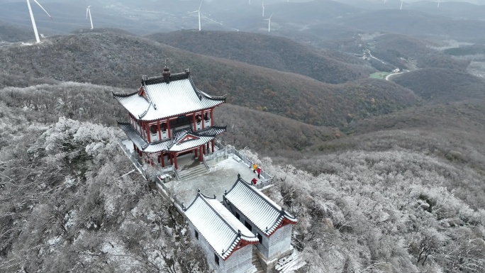 4k航拍圣境山梦幻雪景雾凇北国风光