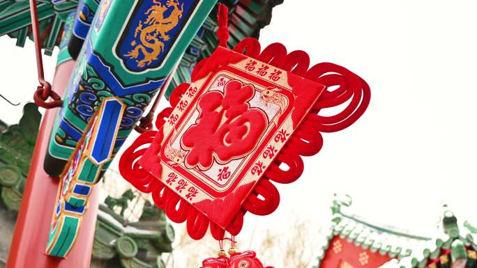 北京冬季下雪天烧香祈福庙宇风光