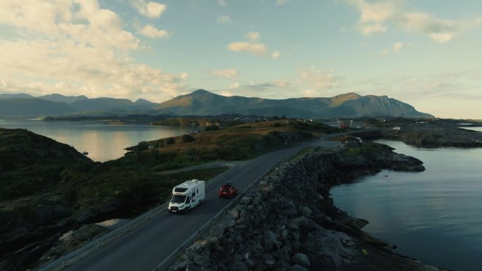 史诗级无人机拍摄的挪威大西洋公路上美丽的风景