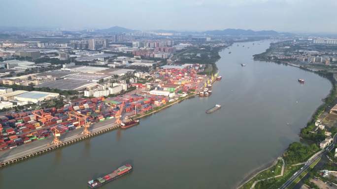 顺德水道北滘港二期运输船运集装箱码头一组