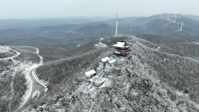 4k航拍圣境山梦幻雪景雾凇北国风光