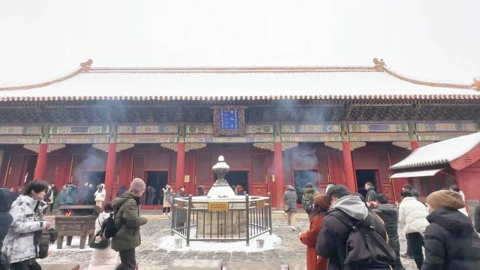 北京大雪中的雍和宫