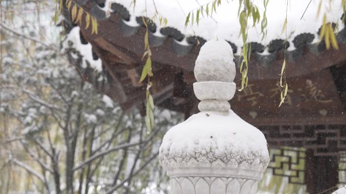 中式园林冬天下雪风景