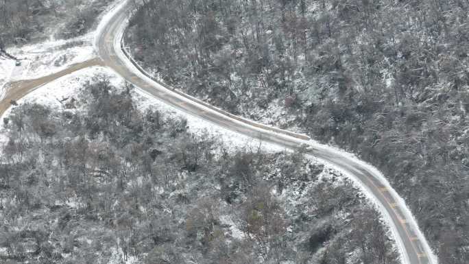 4k航拍圣境山梦幻雪景雾凇北国风光