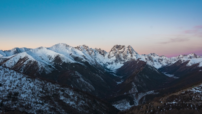 白马雪山日照金山