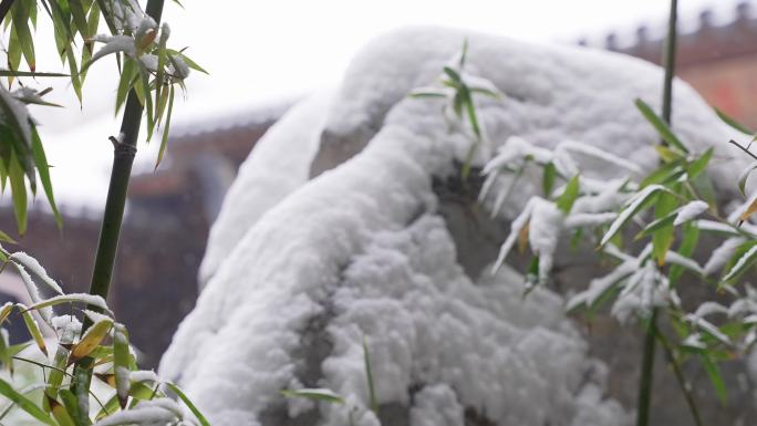 中式庭院雪景下雪