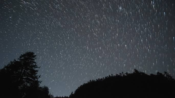 双子座流星雨星轨延时摄影