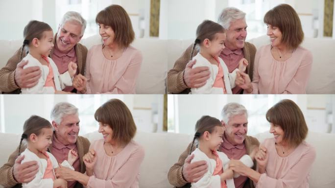 爷爷奶奶带着微笑和孩子玩耍，回家带着爱和孩子拥抱，孙子和沙发。男人，女人和休息室或结合在一起的关系，