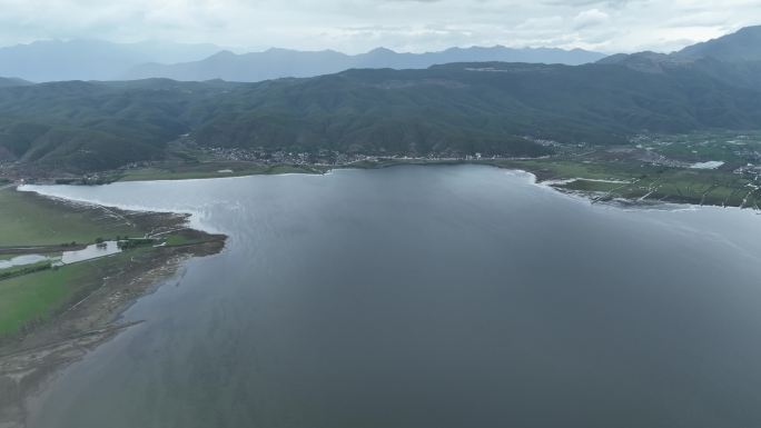 航拍云南丽江拉市海大型高原湖泊风光