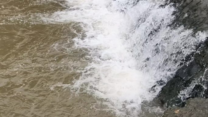 流水水坝溪流水花慢速流水