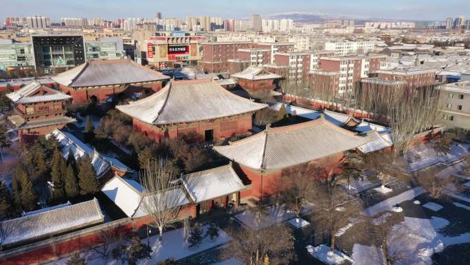 山西省大同市大同古城善化寺雪景航拍