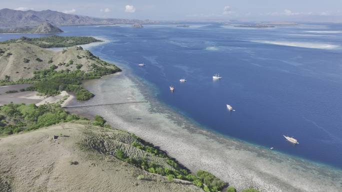 HDR印尼东努沙登加拉海岸线航拍自然风光