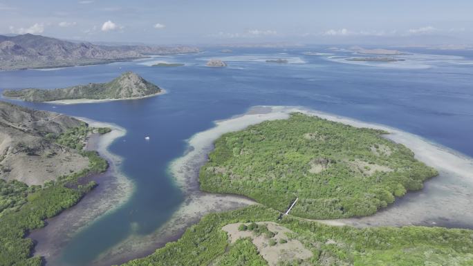 HDR印尼东努沙登加拉海岸线航拍自然风光