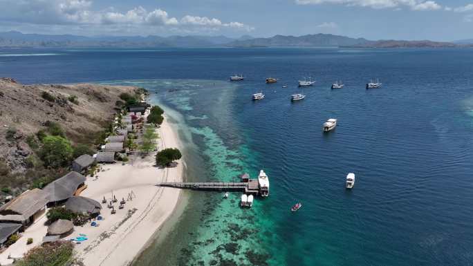 原创印尼科莫多群岛海岛自然风光航拍
