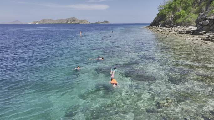 原创 印尼科莫多出海游泳浮潜自然风光航拍