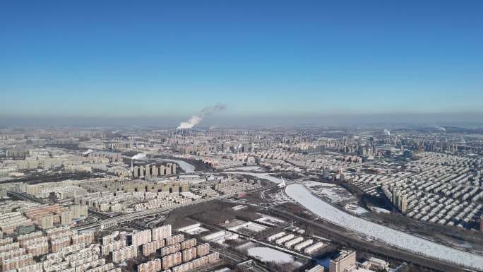 航拍冬季长春伊通河，城市雪景