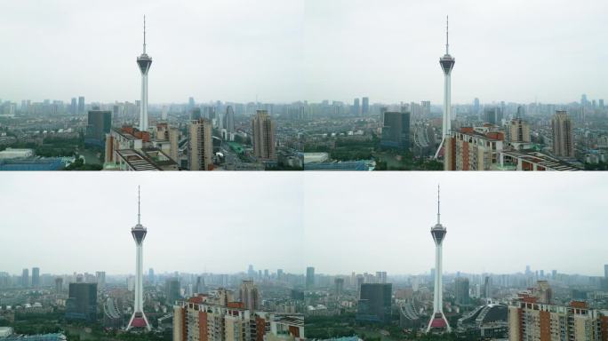 雾霾天气下的西明珠塔轨道无人机视图，成都，中国