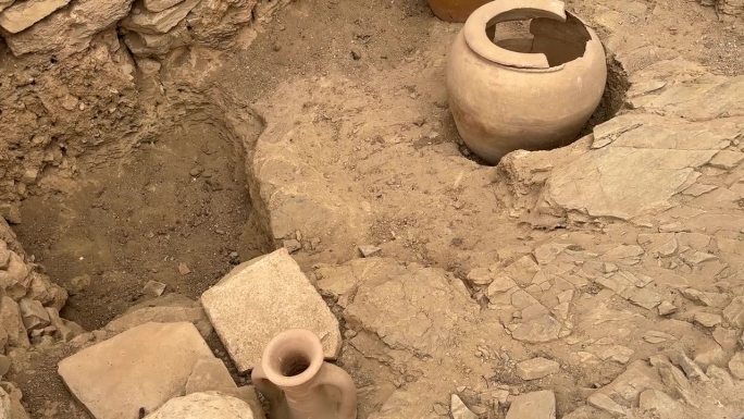 以弗所梯田屋生产区发现的陶器2。以弗所古城遗址。土耳其伊兹密尔的塞尔丘克