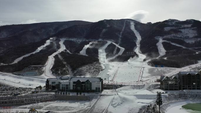 鳌山滑雪场