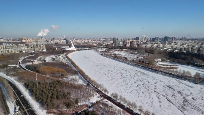 航拍长春雪景，长春工业轨迹公园航拍伊通河