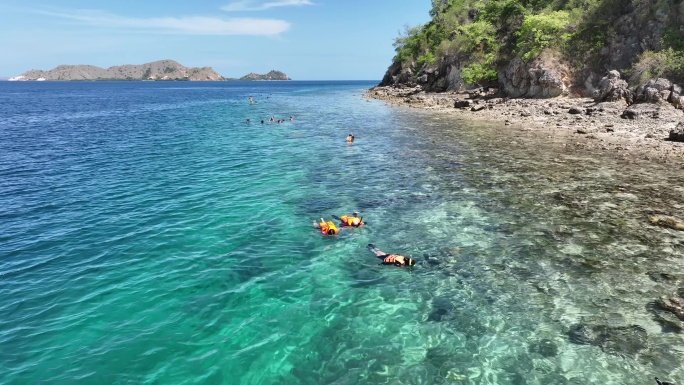 原创 印尼科莫多出海游泳浮潜自然风光航拍