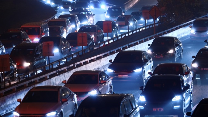 北京城市交通车流城拥堵晚高峰期交通下班
