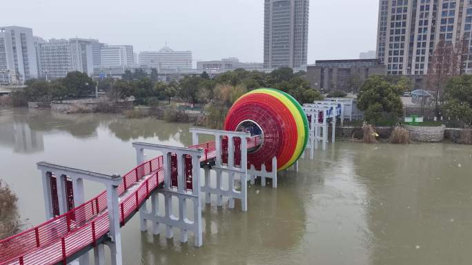 江苏淮安：雪中南北地理分界线