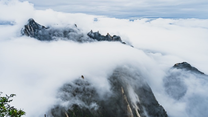 水墨山水云海美景