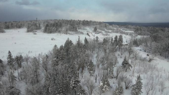 长白山雪岭航拍