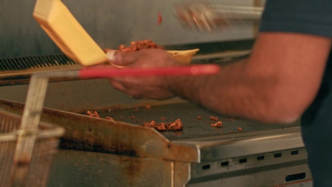 烤鸡肉铁板烧一次性餐盒特写镜头