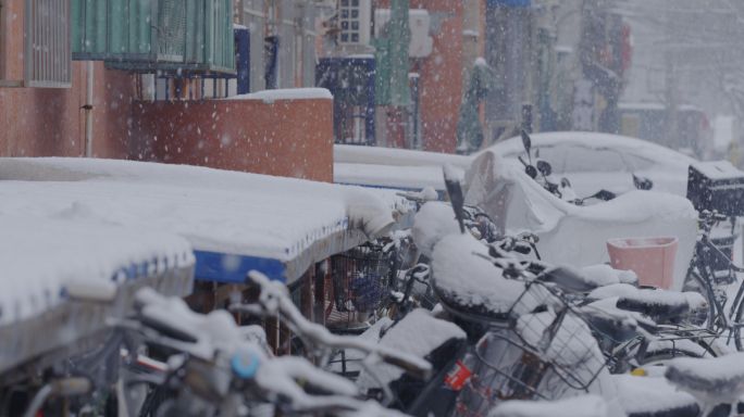 北京老旧小区雪景，下雪天老小区空镜头