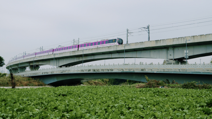 地铁行驶