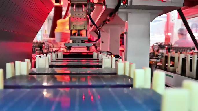 太阳能光伏板自动生产线  现代化工厂
