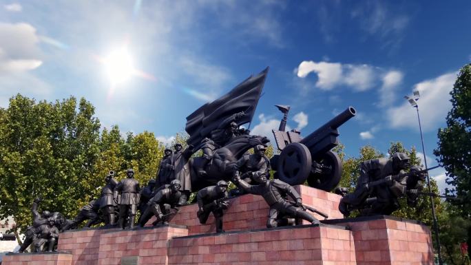 平津战役纪念馆战斗雕像