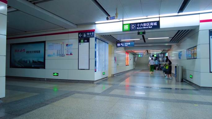 杭州地铁入口出口人流延时摄影