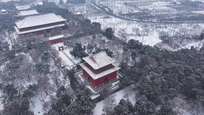 雪中的十三陵长陵建筑群