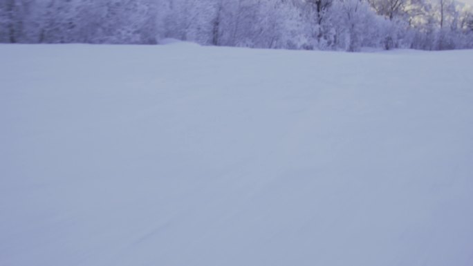北大湖滑雪场雪道男人滑雪跟拍1