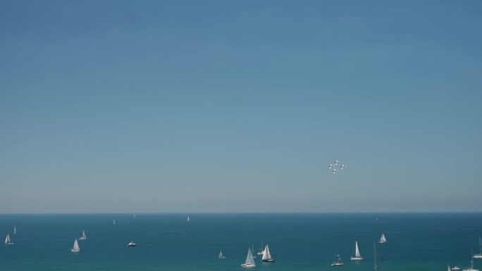 以色列独立日航展在特拉维夫海滩与战斗机