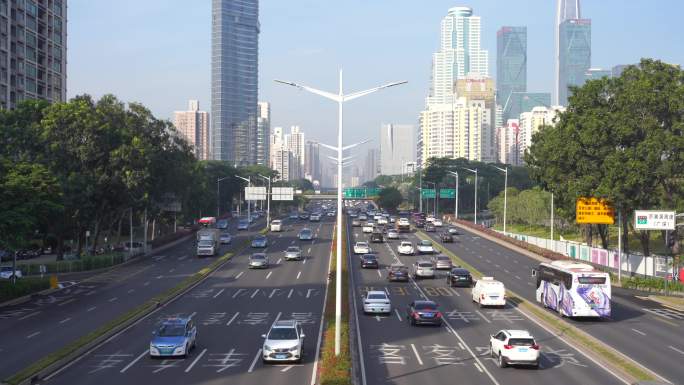 深圳道路交通滨河大道车流上下班车来车往