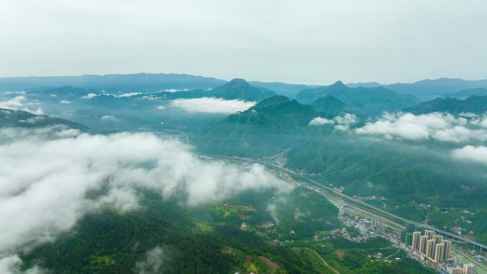 群山云海延时 城市河流高速