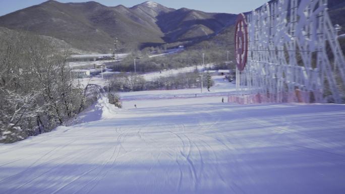 北大湖滑雪场雪道男人滑雪跟拍3