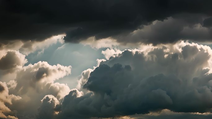 积雨云遮天蔽日云层透光空境云翻滚