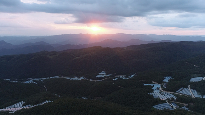 恩施山区山坳大棚种植航拍4k60帧