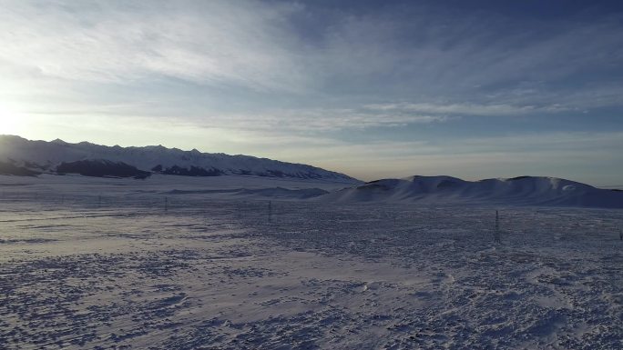 新疆哈密：天山雪景，心醉的洁净