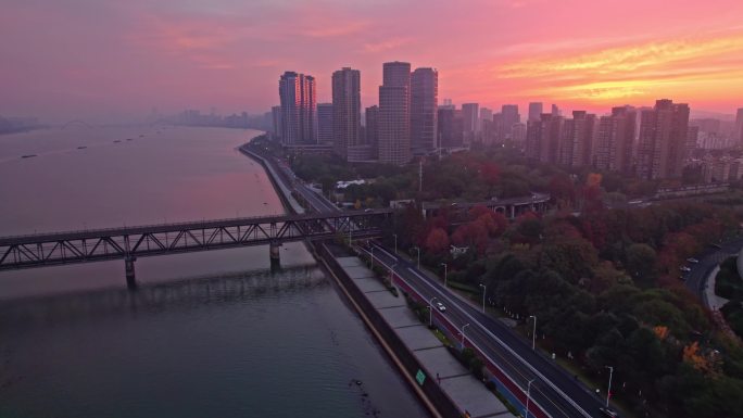 杭州钱江一桥城市大景滨江日出