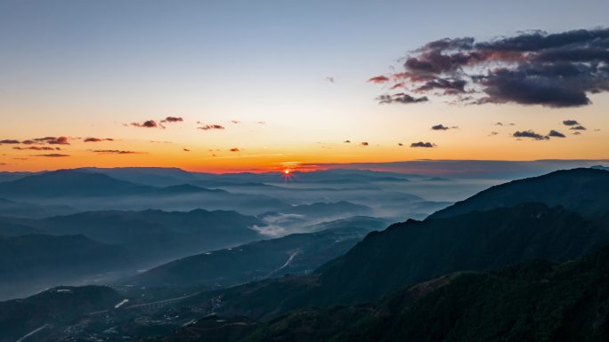 【5K】哀牢山日出航拍延时，哀牢山风景