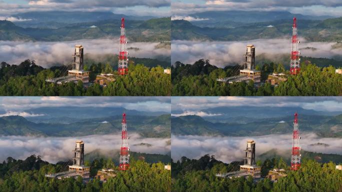 泰国雅拉省贝通市，Aiyerweng，亚洲最长的空中步道，早晨的空中无人机看到的雾海