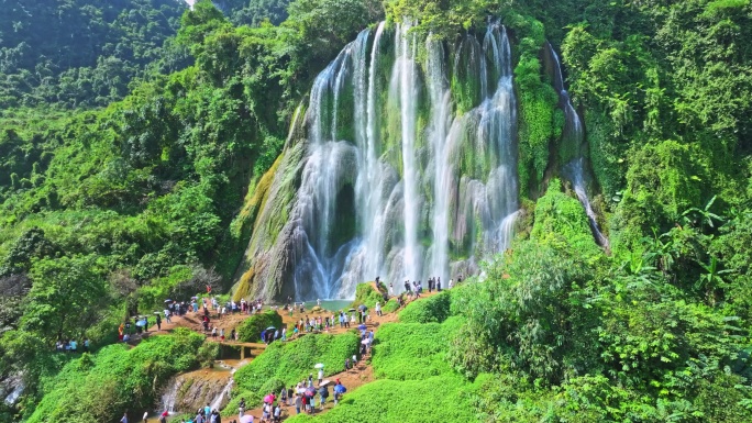 广西三叠岭瀑布彩虹大自然瀑布原生态风景